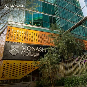 Experience excellence at Monash College's state-of-the-art campus, a vibrant vertical village that spans 10 stories and boasts over 130 flexible learning spaces. 😍 The campus in the heart of Melbourne is designed to foster collaboration and innovation between students and teachers. This innovative environment empowers you to excel and provides a dynamic setting for your journey to success. 🙌 Ready to embark on this exciting journey? Find out more now: https://bit.ly/3TKlinI | Monash University