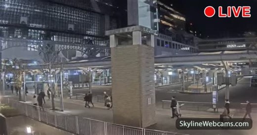【LIVE】 Webcam Kyoto - Station Bus Terminal | SkylineWebcams