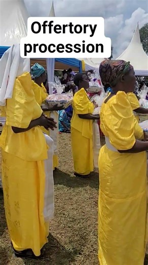 procession of gifts 🎁 😍 by nyere parish