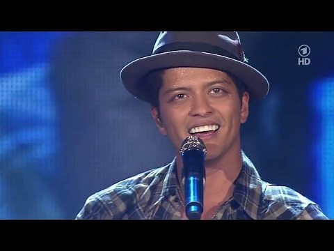 Bruno Mars - Valerie (Live)
