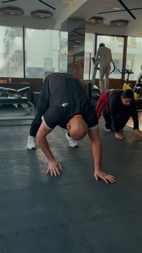 20-Minute EMS Workout | Yoga & Pilates Training | Aura Wellness Clubs Transform your body with EMS Training, Yoga & Pilates at Aura Wellness Clubs 💪 Watch how our professional male trainer performs full-body EMS workout combined with yoga flexibility & pilates strength. ⏱ Only 20 minutes | 2x a week 🔥 Faster fat loss 💪 Lean muscle activation 🧘 Better posture & flexibility 📍 Train smarter. Transform faster. 👉 Follow @AuraWellnessClubs for fitness motivation & EMS workouts. #auraWellnessClub