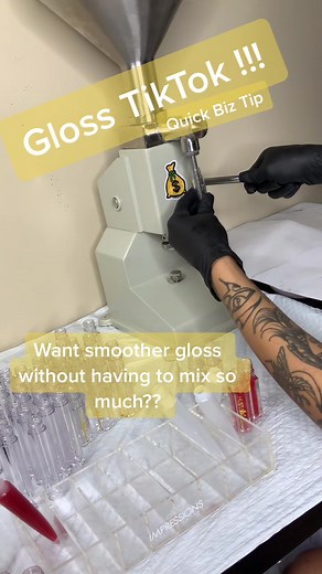 #biztips #smallbusinesstips_ #smallbusinesscheck #biztiktok #lipglossmaking #lipglossbusiness