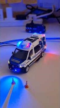 DIY LED siren for Singapore SCDF Ambulance in 1/64 scale made with Arduino #Singapore #arduino #1/64