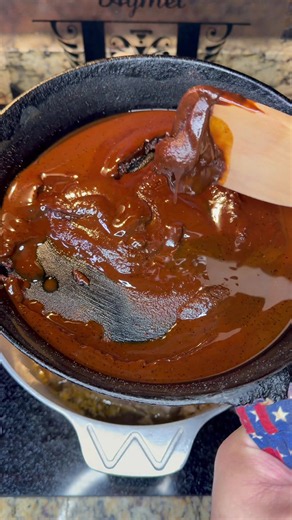 Making Roux from scratch and the going through the different stages of the process. We also look at the different colors to look for when making it. #roux #toturial #howto #louisiana #cajun