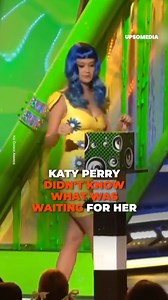 1.8M views · 6.5K reactions | Katy Perry's extreme friendliness got the better of her at the 2010 Kid's Choice Awards; they pulled a prank on her and all she could do was laugh. | Icons + | Facebook