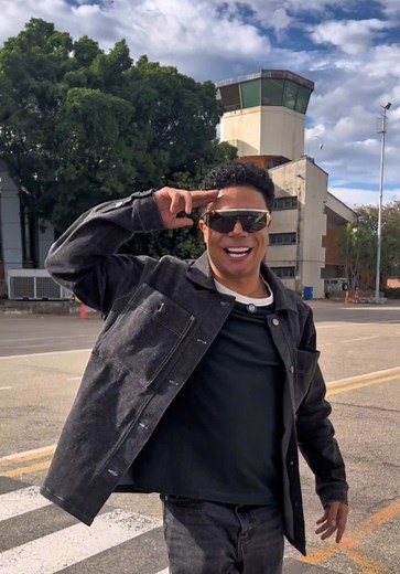 Llegamos a Neiva flia. 🫡🫡 Y ya está todo preparado para una noche inolvidable que nos está esperando en las leyendas 3.0 😏 ¿Qué canciones nos cantamos? #NuevaMúsica #2Horas #conexion #vallenato