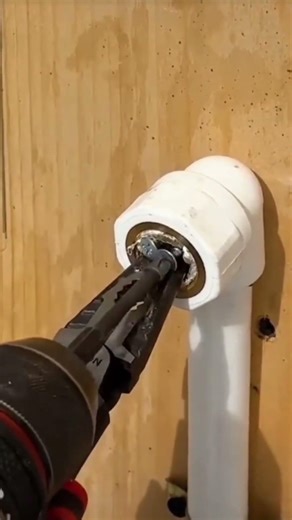 How To Easily Remove Broken Pipe Threads Using Two Small Screws