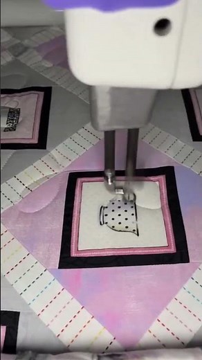 ☕💖 Sweet tea cup quilt with a charming ginger design by @left_handed_stitches 🧵✨