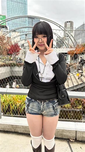 LIVAPON on Instagram: "Do you prefer men with beards? Follow → @livapon_japan #liveinjapan #streetinterview #japaneseculture"