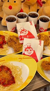 Ăn Jollibee săn tuần lộc cùng Bảo Bảo nhe #JollibeeVietNam #baobaovlogs #canquetsaigon | Bảo Bảo Vlogs