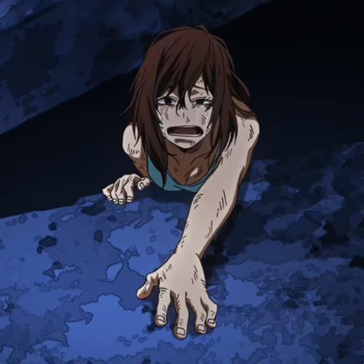 fax.amv✨ on Instagram: "日本利用压电瓷砖将脚步转化为电能。这些瓷砖捕捉来自你脚步的动能。当你行走时，你的重量和动作会对瓷砖产生压力。瓷砖会轻微弯曲，从而产生机械应力。瓷砖内部的压电材料将这种应力转化为电能。每一步都会产生少量电荷，而数百万步结合在一起就能产生足够的电力来驱动 LED 灯、数字显示屏和传感器。在像涩谷车站这样繁忙的地方，每天大约有 240 万个脚步为这一系统作出贡献。这些电能可以被储存或立即使用，从而减少对传统电力来源的依赖，并支持可持续的城市基础设施。这种方法将日常运动转化为实用的可再生能源 #日本 #知识 #事实 #你知道吗 #推荐 #科技 #创新 #历史 #技术 #实验 #热门"