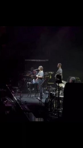 YEBBA performing Louie Bag live.. chills!
