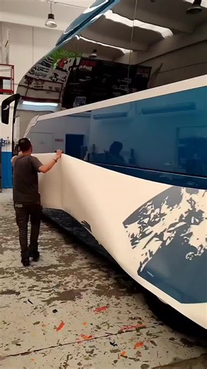 Applying Large Decals to a Modern Mercedes-Benz Bus