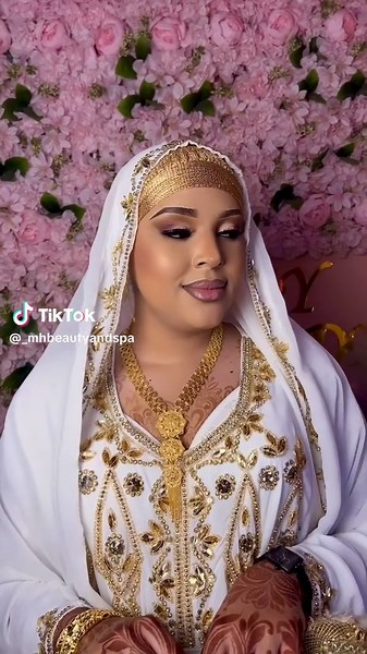 Stunning Bridal Makeup and Henna Designs for Your Big Day