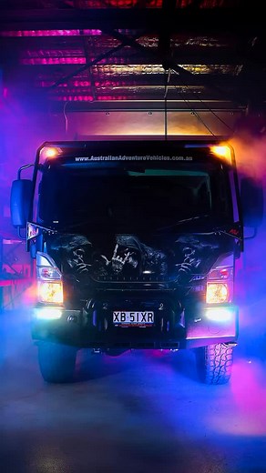 🔥💀 Rolling out of the shadows… AAV style. Shane’s new AAV4x4 Isuzu 75/155 Crew Cab isn’t just a truck — it’s a battle beast. With that custom hood artwork, glowing lights cutting through the smoke, and a stance made for the wild… this rig means business. Built tough with: ⚙️ Winch-Compatible Alloy Nudge Bar ⚙️ 5 x 37” Super Single Steel Rims wrapped in Federal Xplora 37x12.5R17 tyres ⚙️ Alloy Scrub Bar & Roof Pod with wind deflector ⚙️ 500W of solar to keep the power flowing ⚙️ 4500kg rated to