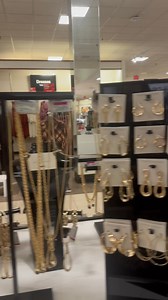 Beautiful jewelry. It was my free time so just go around with my business partner in mall and did shopping. And some clips for you? Do you like ? #mall #people #onlineshopping #workfromhome #digitalmarketing | Dilsukh Kaur | Facebook