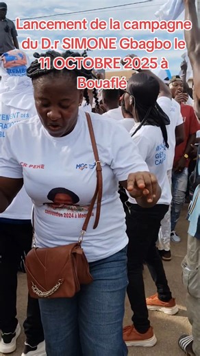 La lionne de Yopougon en démonstration. Oui nous étions à Bouaflé et on a fait ça Zo. #Bêkantié #jevotesimonegbagbo | Isaac Du Feu