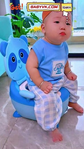 How to potty train without stress? This adorable Toddler Toilet helps a lot! #ParentingTips