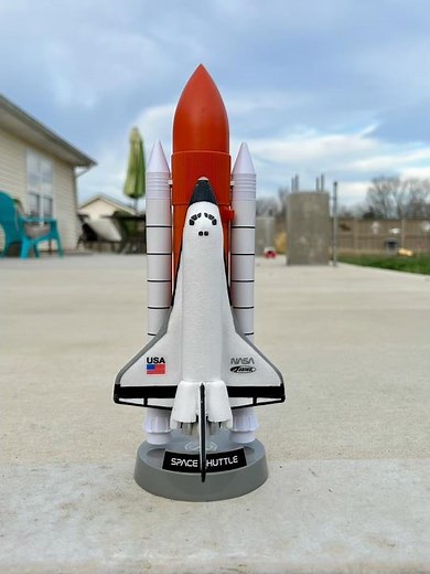 Estes Space Shuttle Maiden Launch on C6-3