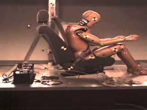 【ディテクトの運動解析】衝突実験におけるダミー人形の挙動【DITECT motion analysis】crash test dummy behavior