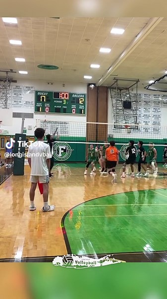 Hes in High School 😳 #volleyball #fyp #volleyballworld #volleyballlife