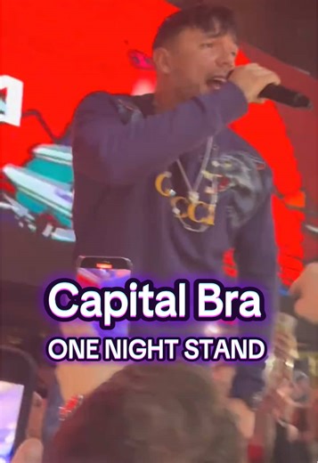 Capital Bra: Live Auftritt mit russischen Klängen