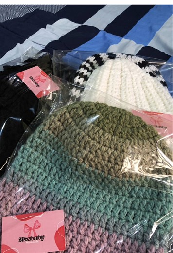 Creating a Stylish Slouch Beanie in One Week