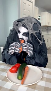 Monster and clown vegetable eating competition 🥗👻 #funnyvideo #monsterundermybed | Yoeslan & The Monster
