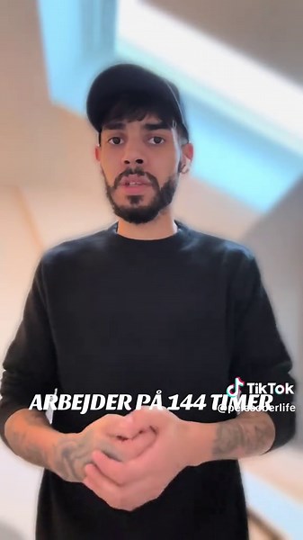 At være 6 dage clean føles som at stå midt i et mærkeligt mellemrum. Jeg er ikke helt lettet endnu, men heller ikke fanget på samme måde. Kroppen er stadig urolig som om den ikke helt har forstået, at jeg mener det denne gang. Søvnen er ujævn, tankerne larmer, og der er øjeblikke, hvor jeg savner det, jeg har givet slip på, selvom jeg ved, det gjorde mig ondt. Samtidig er der små glimt af noget andet. Klarhed. Som om farverne er en anelse skarpere, og jeg kan mærke mig selv igen, også når det er
