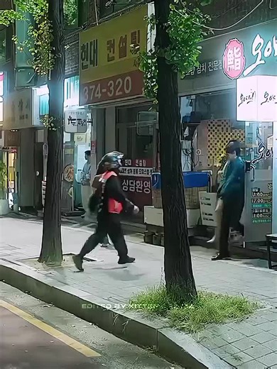 Emotional Scenes from Viral Pakistani Drama