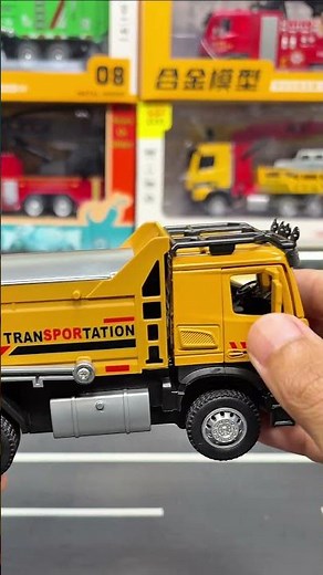 Realistic Diecast Dump Truck in Action #diecast #dumptruck #diecastcollection