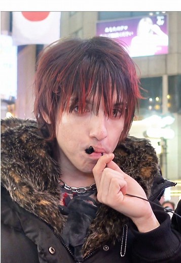 タンタンの東京シムズ: 面白い瞬間を見逃すな！