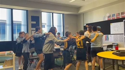 Our Year 6 Students have been learning about Parashat Shlach with our Banot Sherut “ארץ זבת חלב דבש” 🥛 🍯 #JewishIdentity | Mount Scopus Memorial College