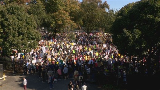Saturday 'No Kings' rally in Portland attracts tens of thousands