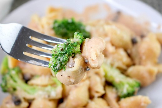 The Best Pasta Con Broccoli Recipe (It's Famous!)