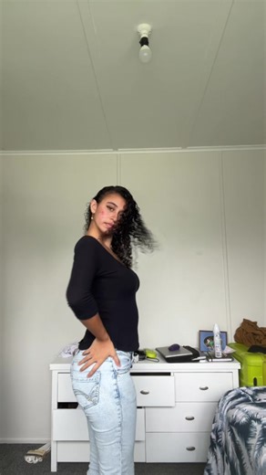 Fitcheckkk (even if it’s basic) I really loved this story okay #fitcheckkk #curlyhairr #idontknowokwhatevenarehashtags #NZlivingg #fijianaa