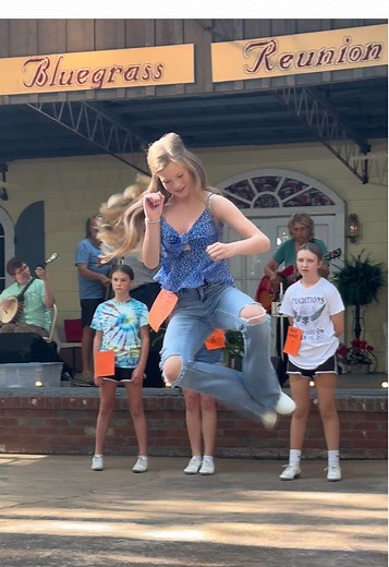 Elizabeth Clark Summertown, Spring 2025 #clogging #competition #bluegrass #oldtime #buckdance