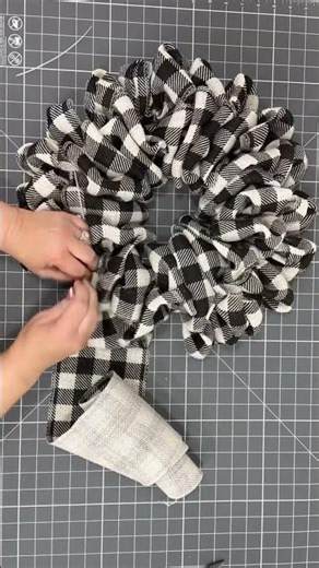 How to Make a Spring Wreath, How to Make a Burlap Wreath, How to Make a Wreath with Hobby Lobby