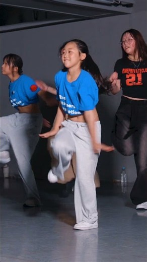 Look at 👀✨ @__rn1c The Next Girls’ Generation? 👀 #redy #choreography