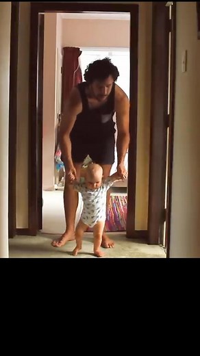 How to DAD 👍🏼 on Instagram: "How to teach a baby to walk (I posted this four months ago and it got over 70 million views , 70million ! 🤯) #throwback #baby #babytips #parentingtips"