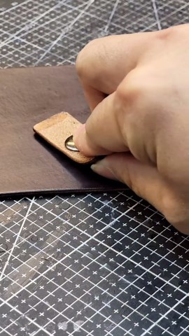 Bro.Leather-Craftsman on Instagram: "How to install Snaps, metal buttons, and metal buckles"
