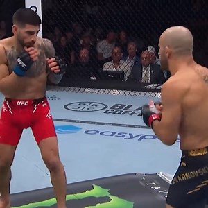 Momen lahirnya juara Featherweight baru! | UFC Indonesia