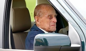 Prince Philip surrenders driving licence after crash says expert