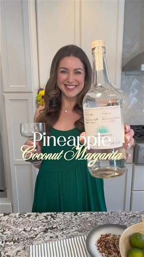 Pineapple Coconut Margaritas! 🍍🍹 Find this recipe in my bio under Food Social! Enjoy! #drinkrecipe