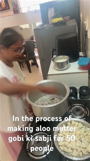Aloo mutter honi ki sabji fir 50 people