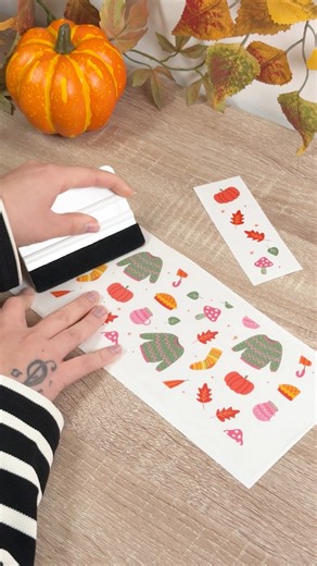 328K views · 423 reactions | Let’s decorate a pen holder using printable sticker vinyl!! 李 | Siser | Facebook