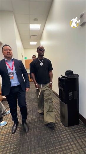 Golden Boy | Kenneth Sims Jr. showing his support for THE HAMMER! 🔨 #OrtizLubin | LIVE on DAZN | Nov. 8 | Instagram