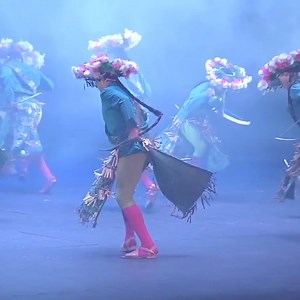 “La primera danza que hice fue de ‘Los Matachines‘. Hay que hacer un análisis de esta danza porque la riqueza de los pasos está tan extraordinaria que toda la imaginación del mejor coreógrafo del mundo no puede inventar más.” -Amalia Hernández. ¡Celebra 65 años de danza en el Palacio de Bellas Artes y disfruta de esta mágica coreografía! *Adquiere tus boletos en las taquillas del recinto, taquilladel Castillo de Chapultepec o a través de Ticketmaster. *Programación sujeta a cambios sin previo av