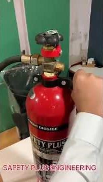 4.5 Kg Co2 Fire Extinguisher Live Demonstration. How to use co2 Fire Extinguisher.. Where to use co2