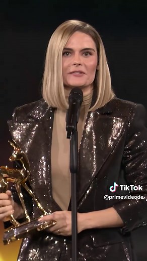 leck mich doch am zückerli: ein #BAMBI für hazel brugger ❤️ @Hazel & Thomas 🍿 #BAMBI2025 #BAMBIbeiPrime 🍿 Hazel Brugger, Bambi Verleihung, Bambi Awards @bambi_awards